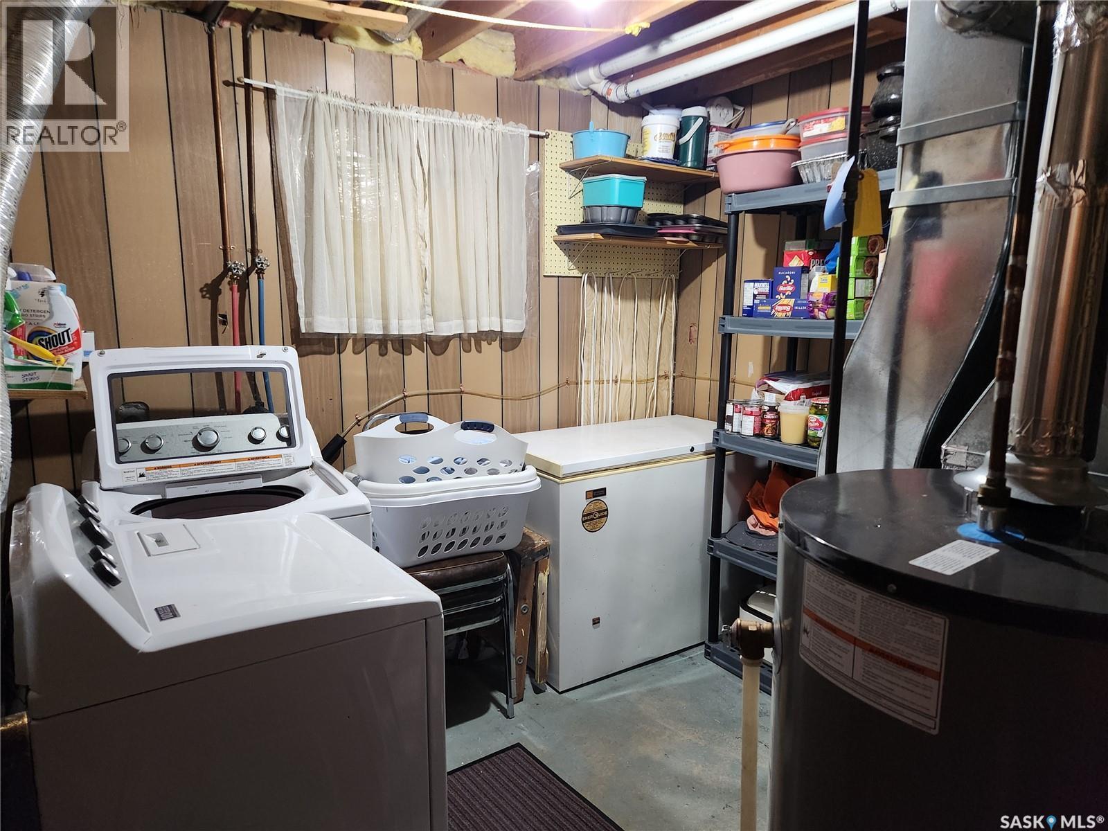 1 Evington Place, Tisdale, SK - Indoor Photo Showing Laundry Room