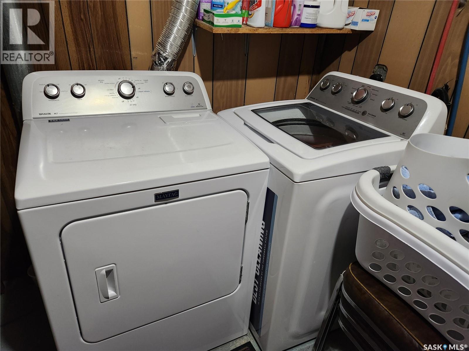 1 Evington Place, Tisdale, SK - Indoor Photo Showing Laundry Room