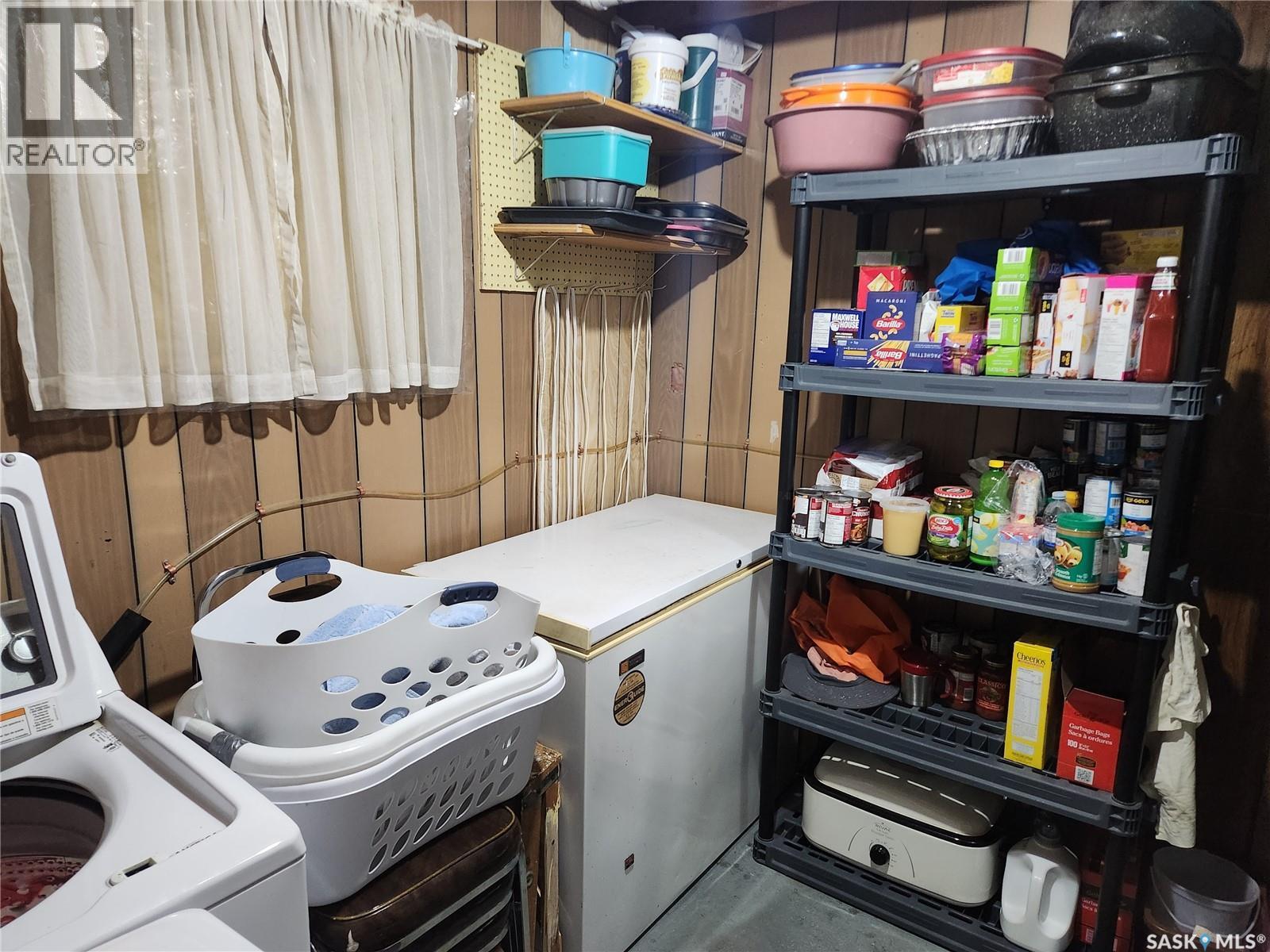 1 Evington Place, Tisdale, SK - Indoor Photo Showing Laundry Room