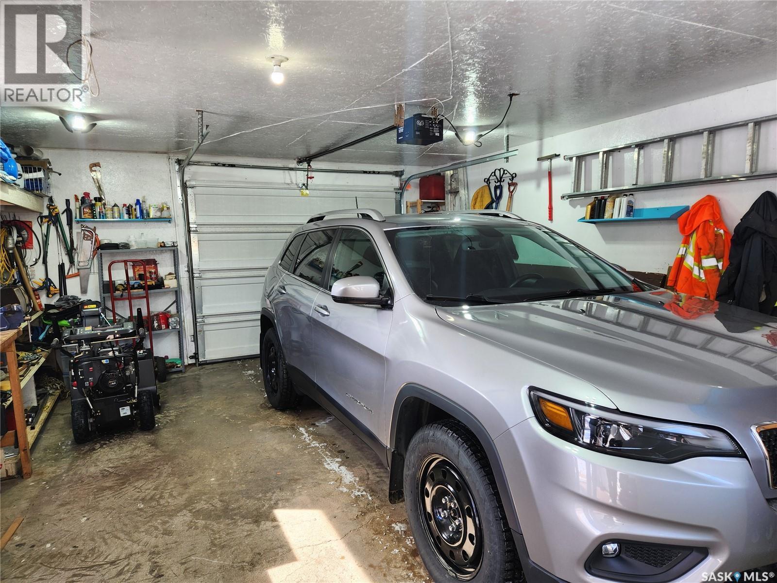1 Evington Place, Tisdale, SK - Indoor Photo Showing Garage