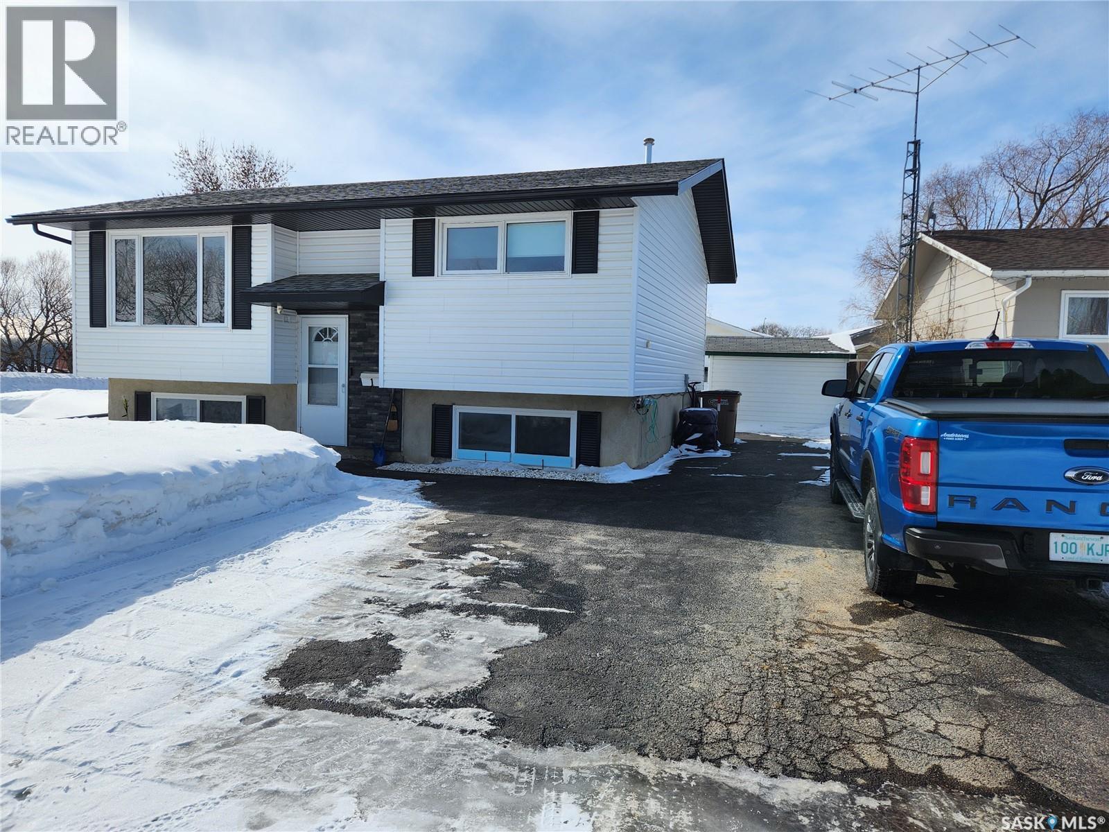 1 Evington Place, Tisdale, SK - Outdoor With Facade