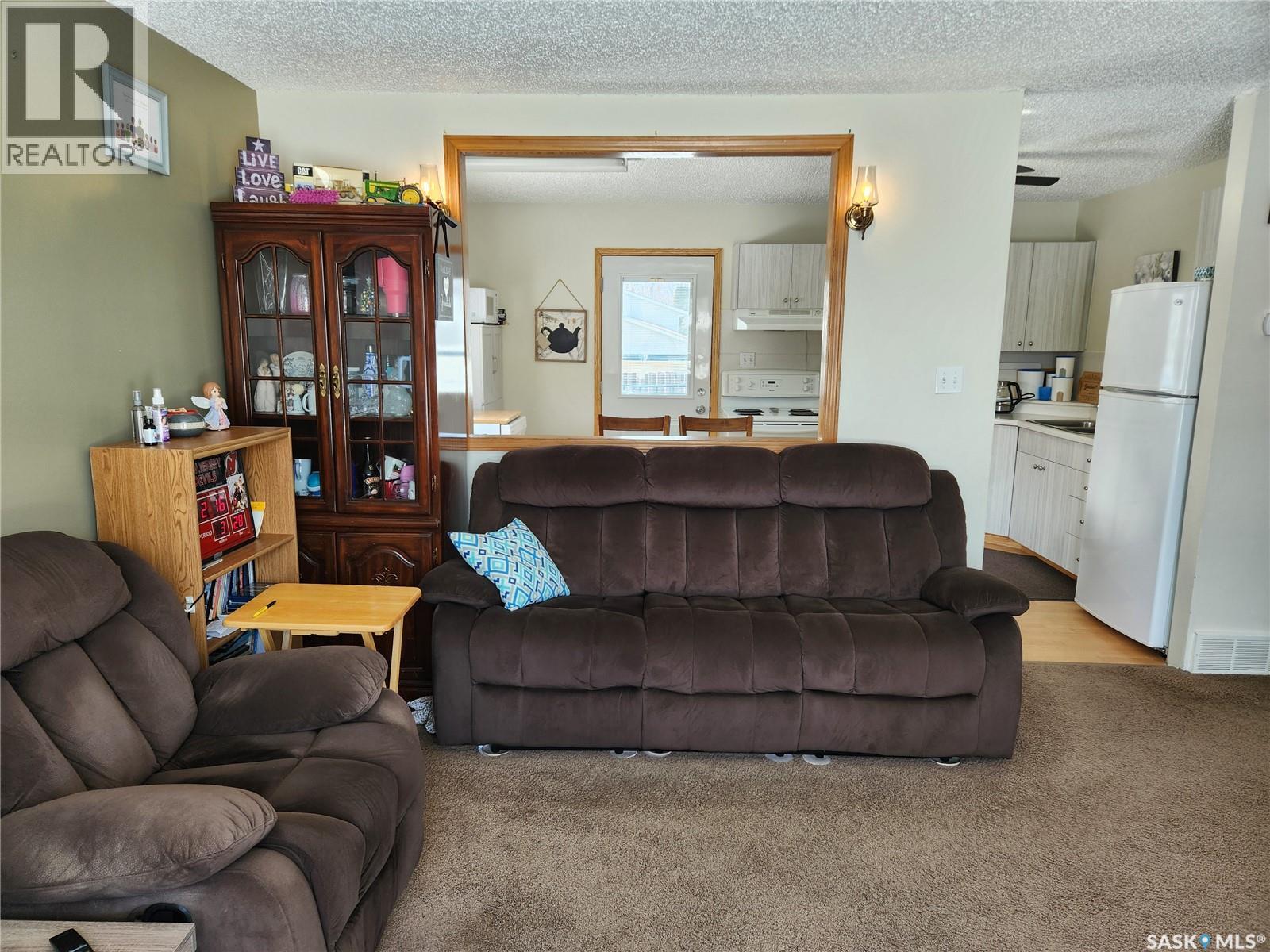 1 Evington Place, Tisdale, SK - Indoor Photo Showing Living Room