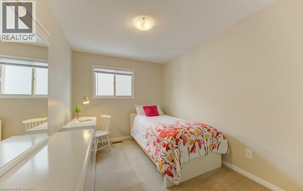 594 Hunters Place, Waterloo, ON - Indoor Photo Showing Bedroom