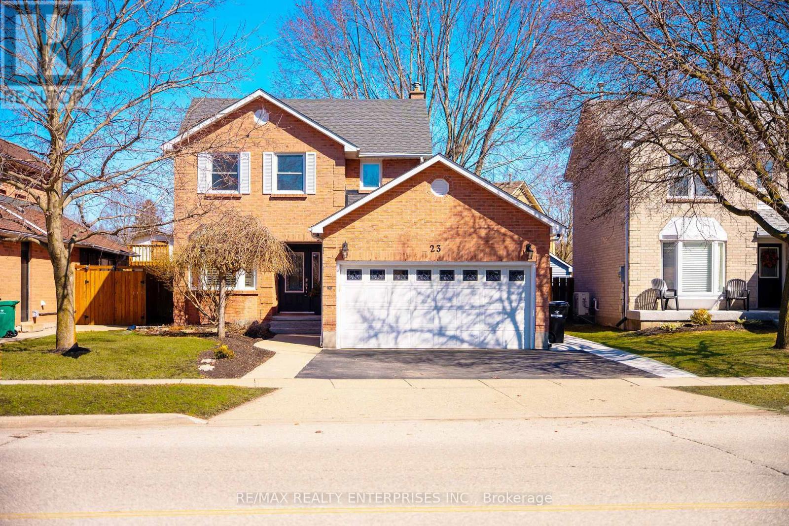 23 Cowan Boulevard, Cambridge, ON - Outdoor With Facade