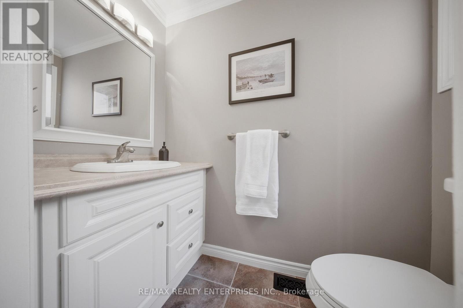 23 Cowan Boulevard, Cambridge, ON - Indoor Photo Showing Bathroom