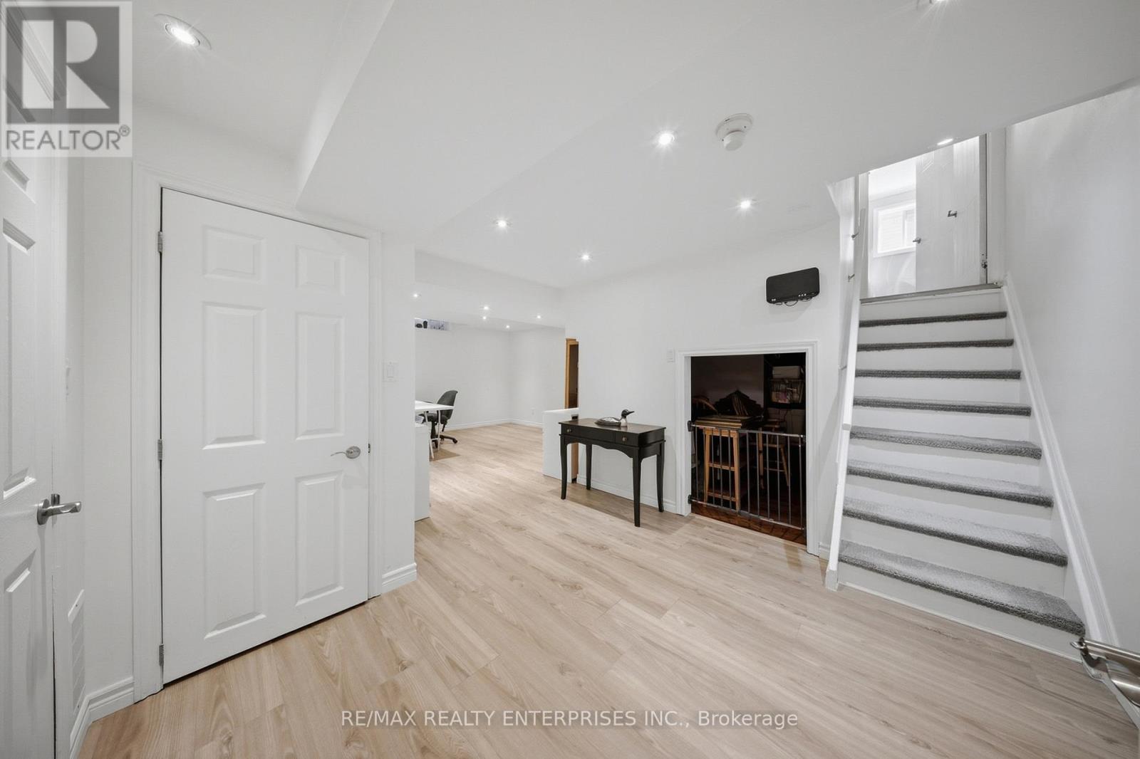 23 Cowan Boulevard, Cambridge, ON - Indoor Photo Showing Other Room