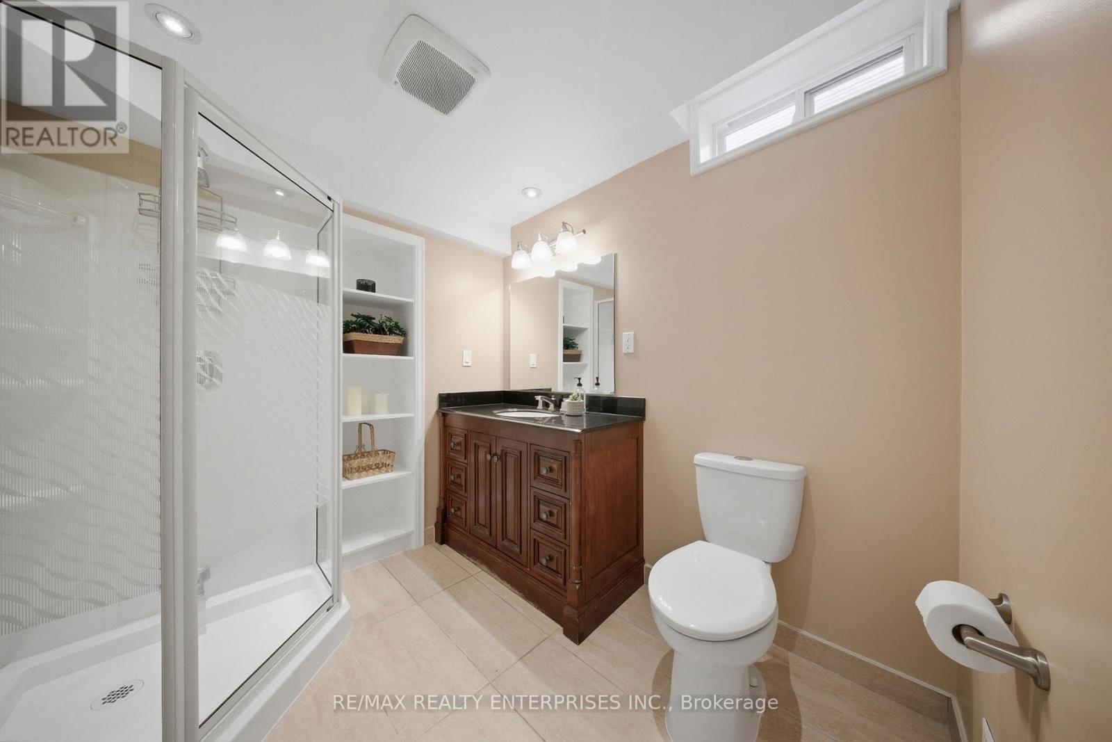 23 Cowan Boulevard, Cambridge, ON - Indoor Photo Showing Bathroom