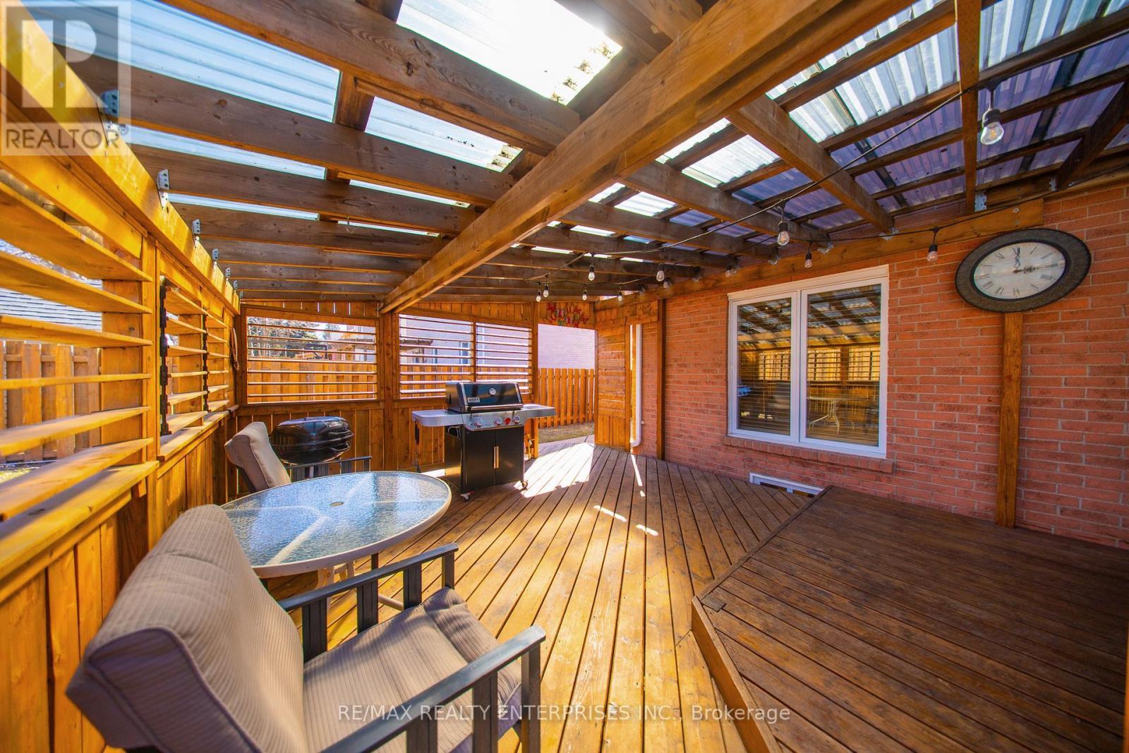 23 Cowan Boulevard, Cambridge, ON - With Deck Patio Veranda With Exterior