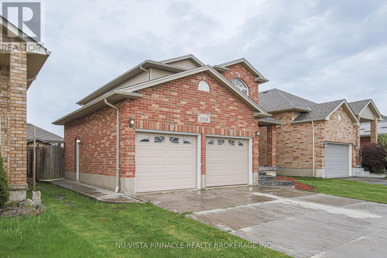1908 Coronation Drive, London North (North E), ON - Outdoor With Exterior