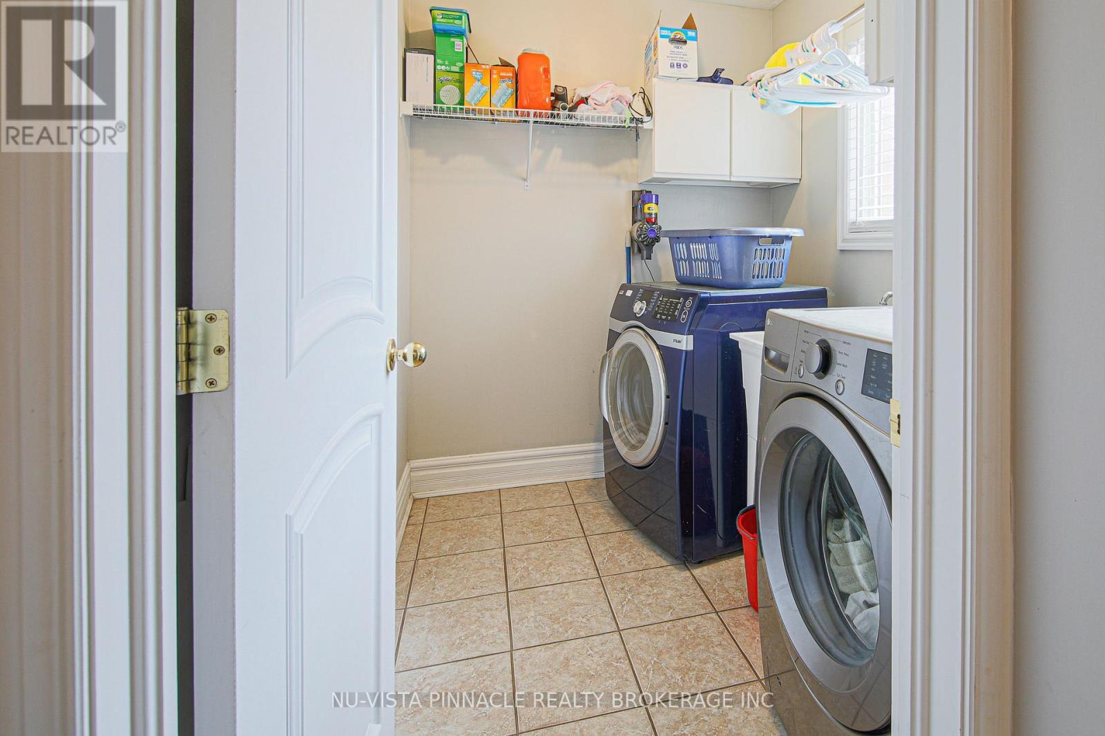 1908 Coronation Drive, London North (North E), ON - Indoor Photo Showing Laundry Room