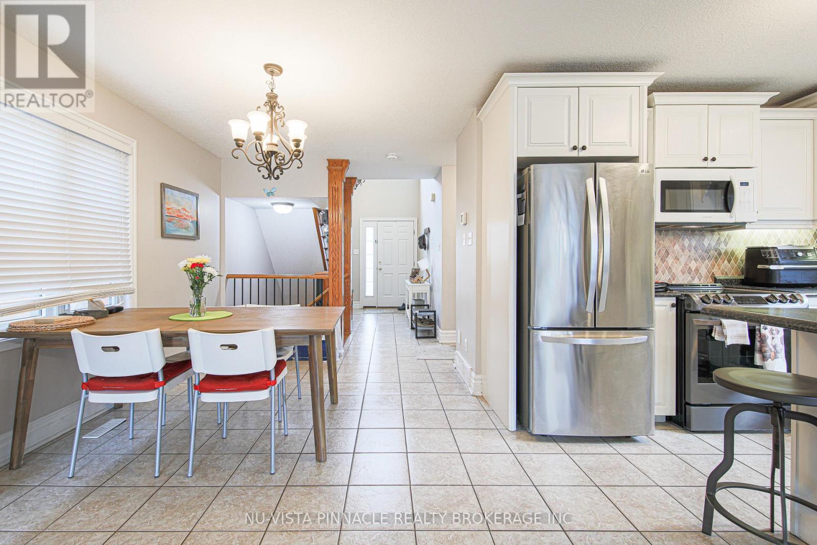 1908 Coronation Drive, London North (North E), ON - Indoor Photo Showing Kitchen