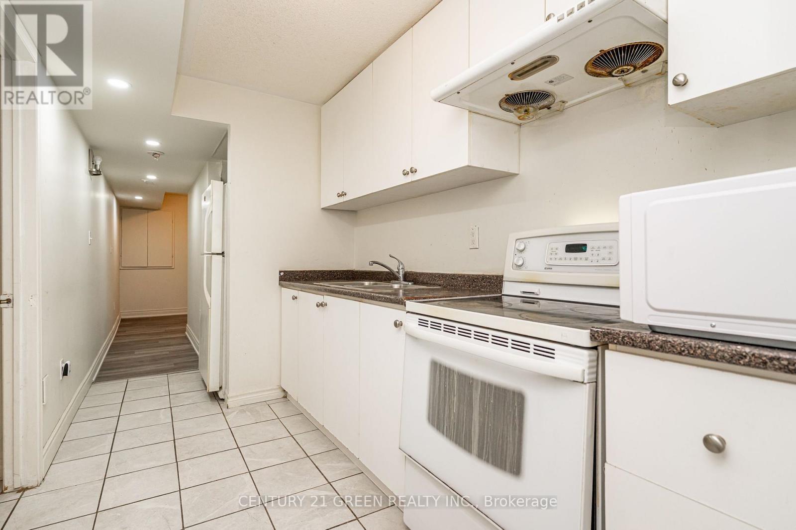 449 Aspendale Crescent, Mississauga, ON - Indoor Photo Showing Kitchen