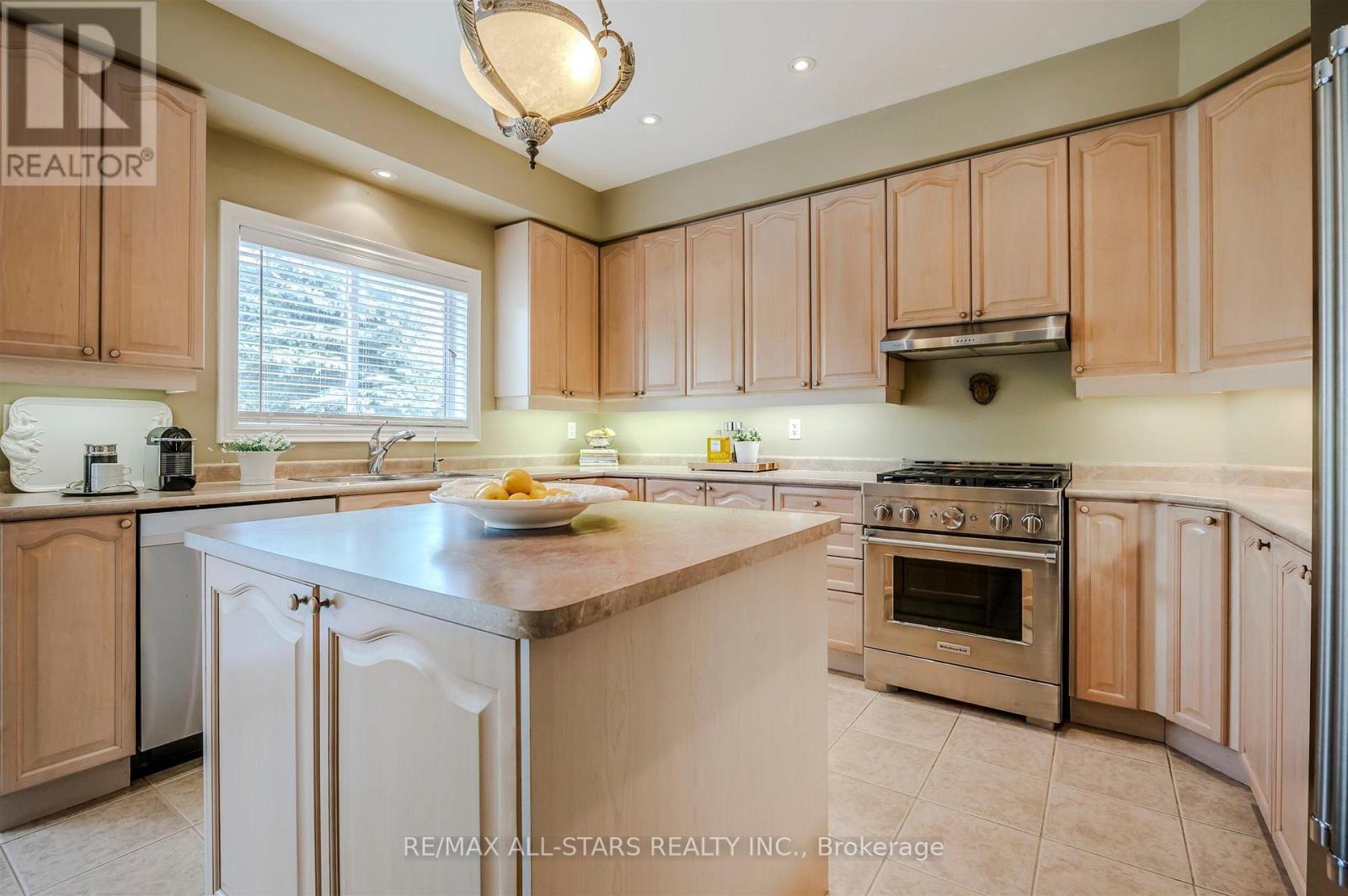 125 Second Avenue, Uxbridge, ON - Indoor Photo Showing Kitchen