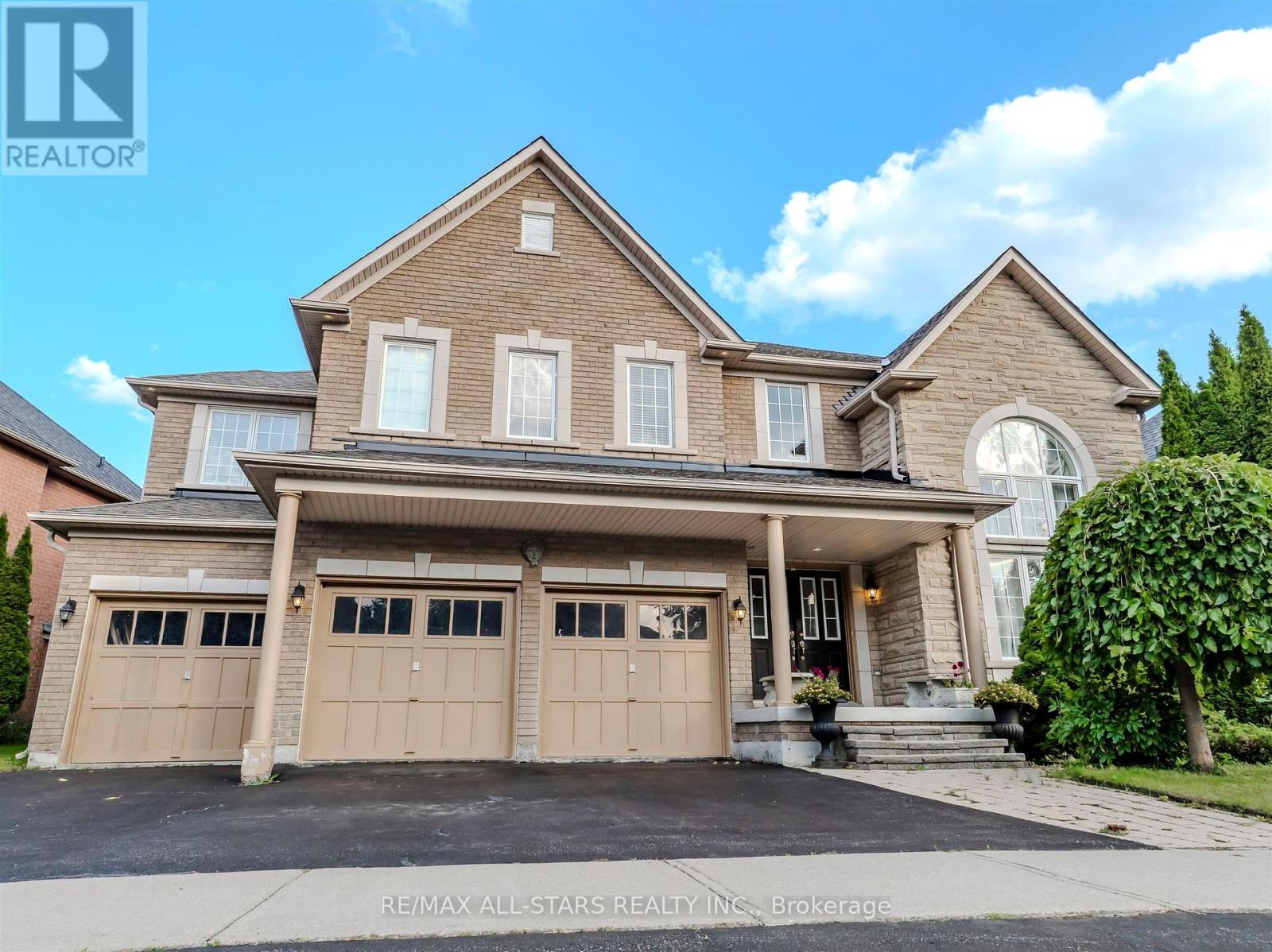 125 Second Avenue, Uxbridge, ON - Outdoor With Facade