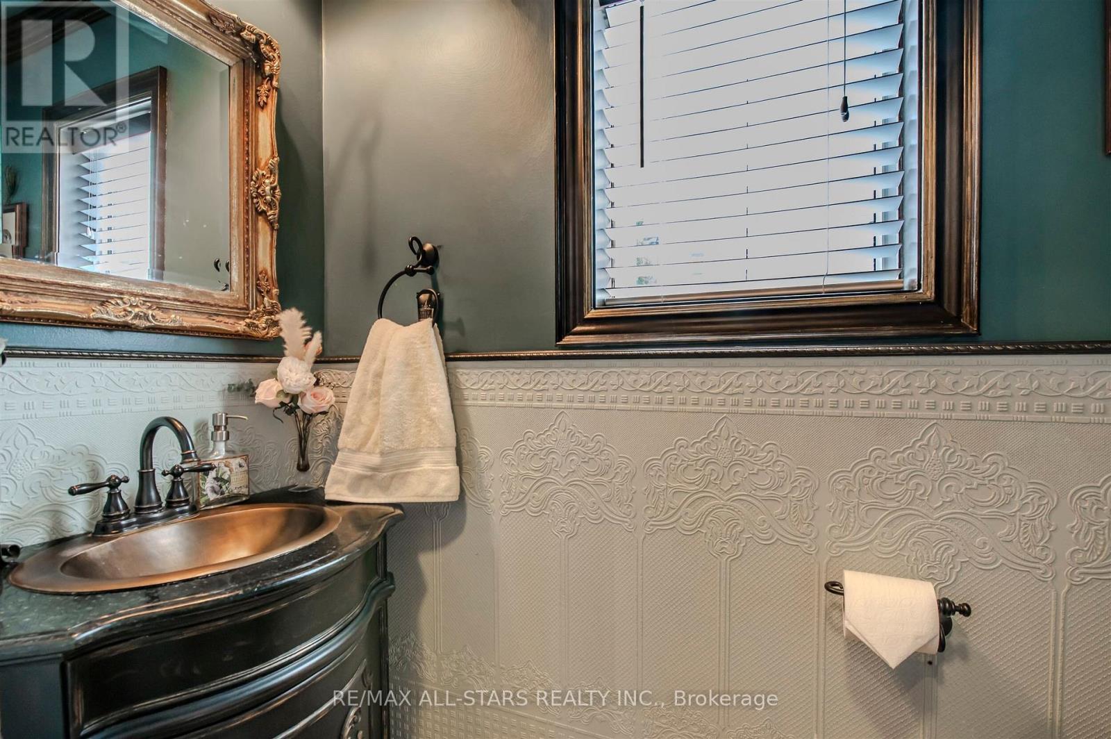 125 Second Avenue, Uxbridge, ON - Indoor Photo Showing Bathroom