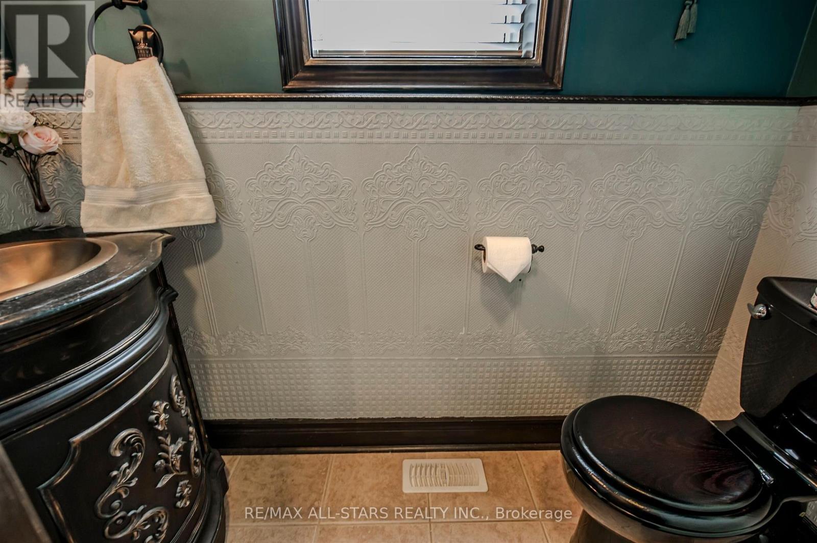125 Second Avenue, Uxbridge, ON - Indoor Photo Showing Bathroom