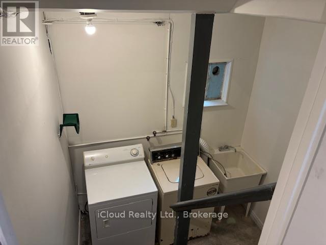 4174 Woodington Drive, Mississauga, ON - Indoor Photo Showing Laundry Room