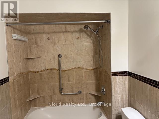 4174 Woodington Drive, Mississauga, ON - Indoor Photo Showing Bathroom
