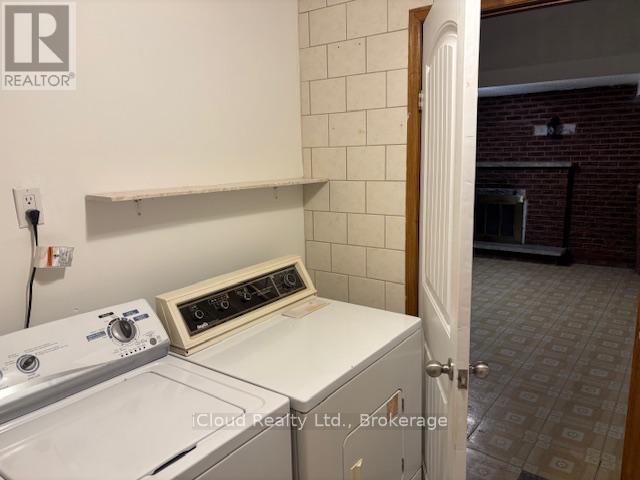 4174 Woodington Drive, Mississauga, ON - Indoor Photo Showing Laundry Room