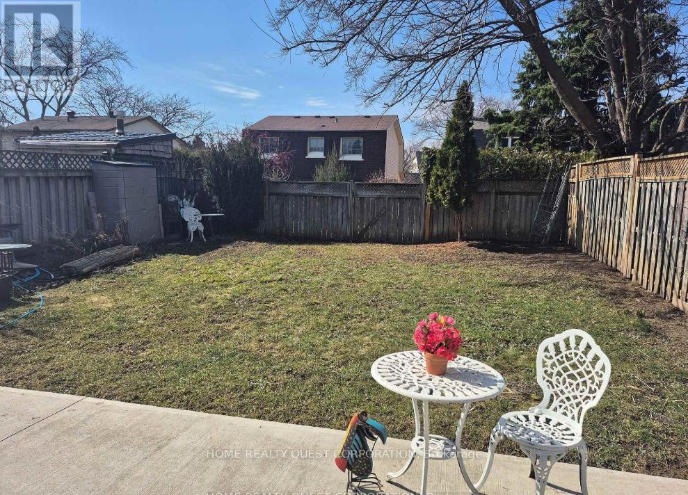 Fenced Private Yard - 6330 Lorca Crescent, Mississauga, ON - Outdoor