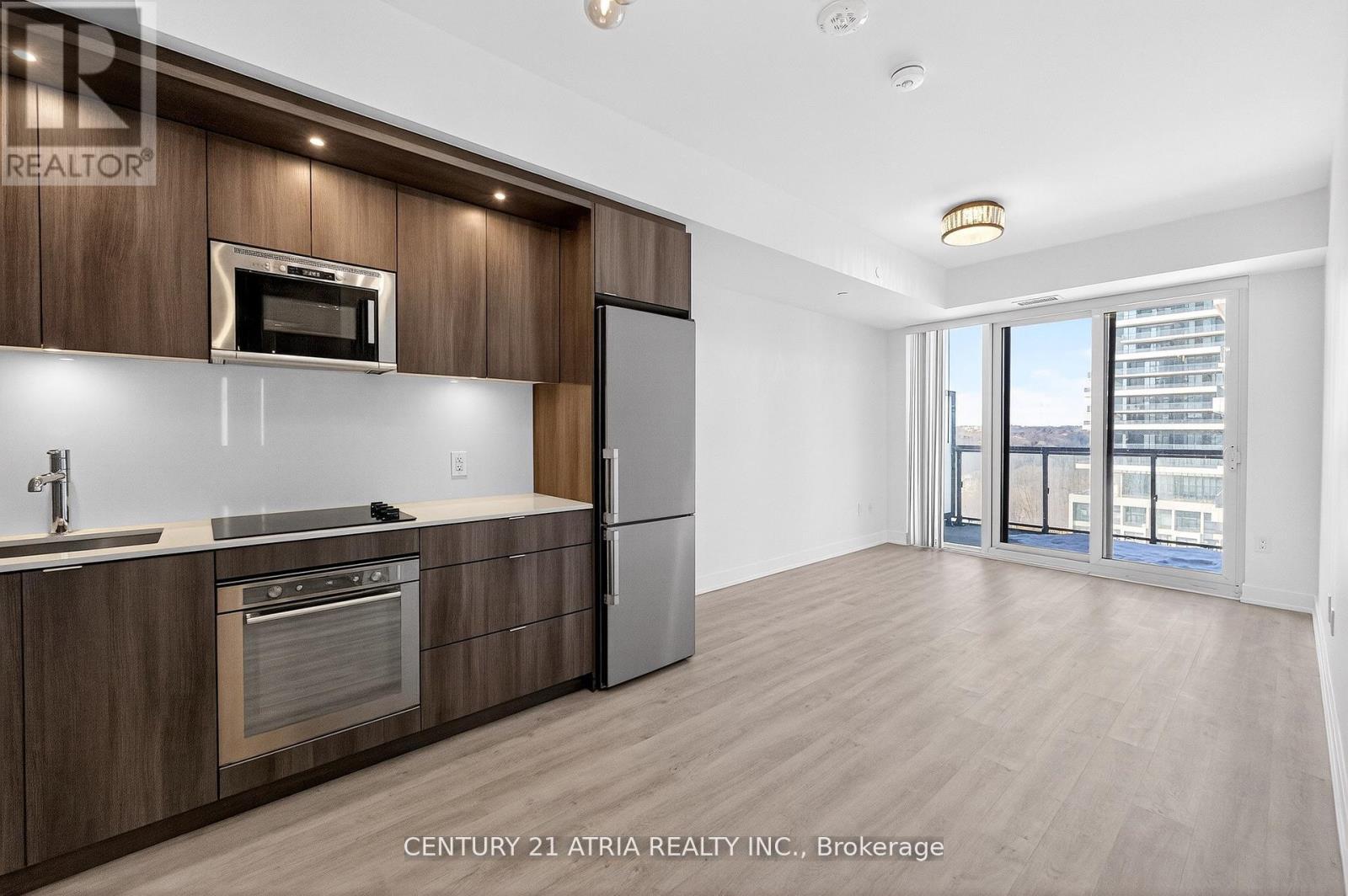 802 - 30 Inn On The Park Drive, Toronto, ON - Indoor Photo Showing Kitchen