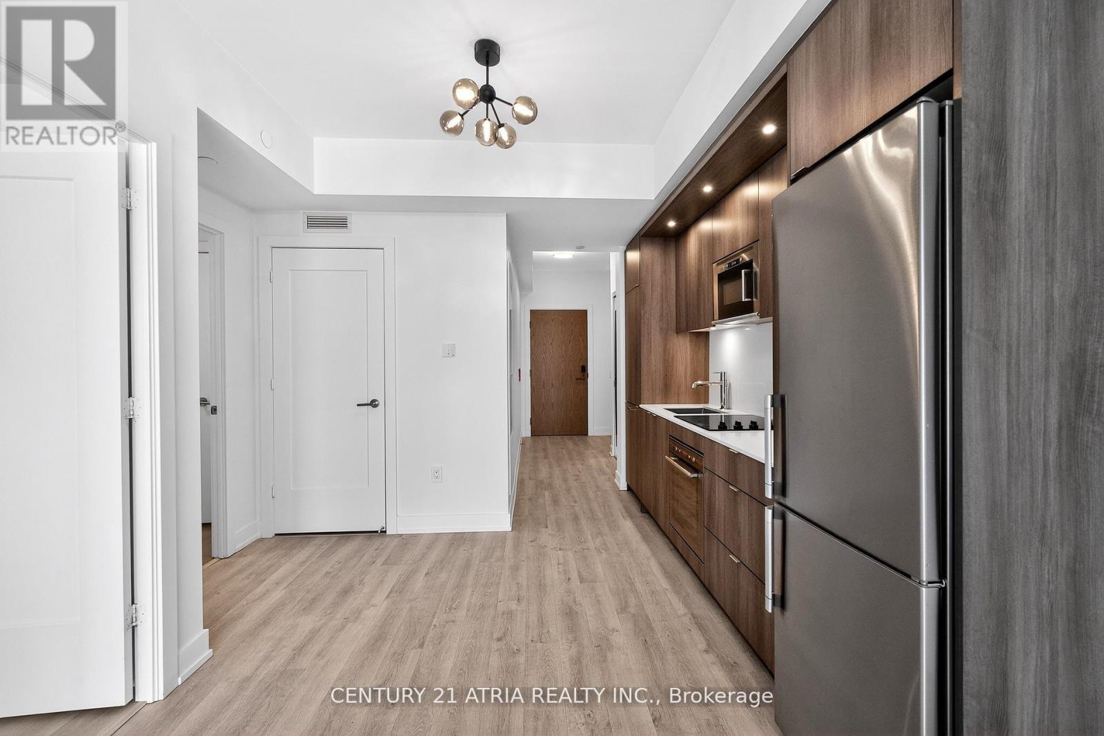 802 - 30 Inn On The Park Drive, Toronto, ON - Indoor Photo Showing Kitchen
