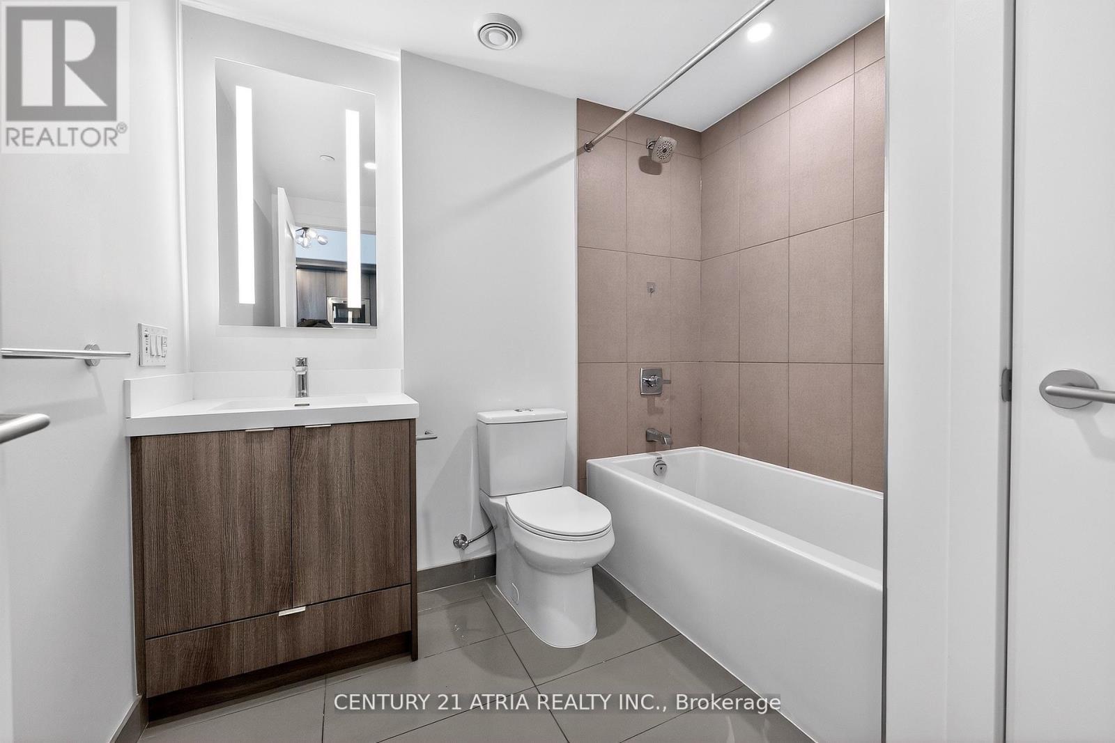 802 - 30 Inn On The Park Drive, Toronto, ON - Indoor Photo Showing Bathroom