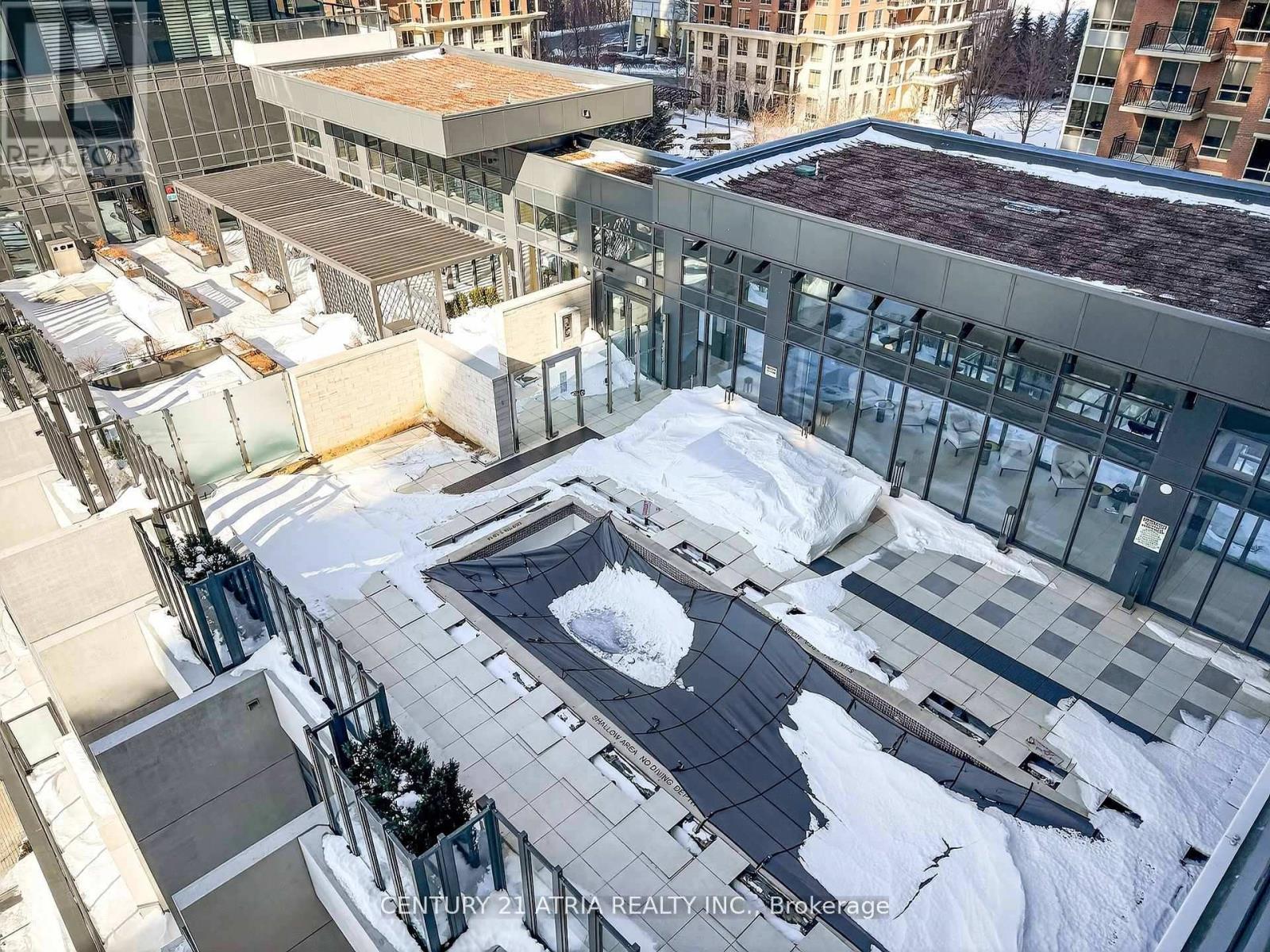 802 - 30 Inn On The Park Drive, Toronto, ON - Outdoor