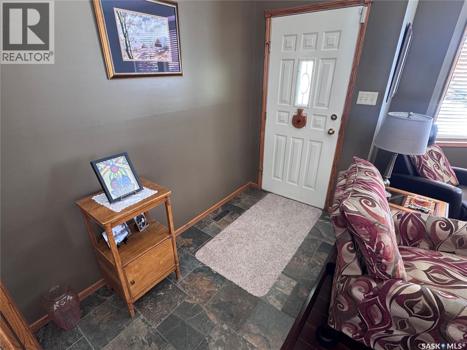 930 Sinotte Crescent, La Ronge, SK - Indoor