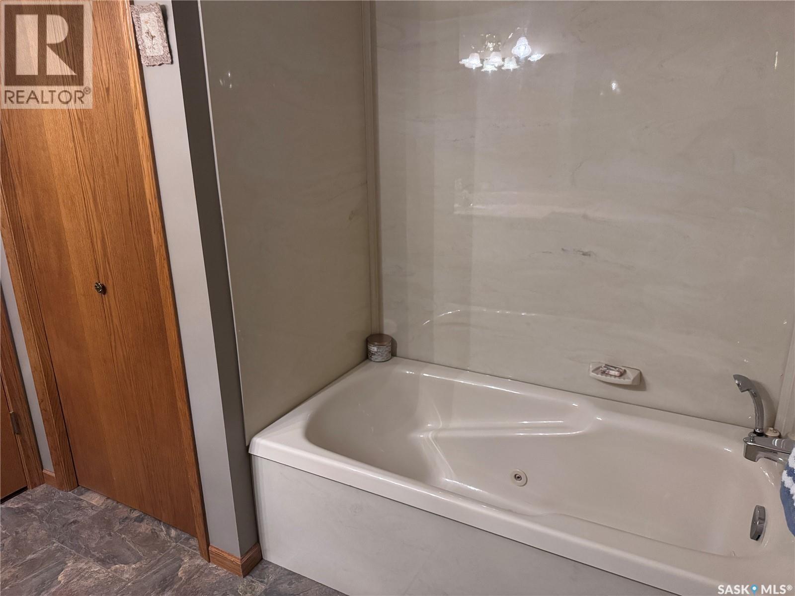 930 Sinotte Crescent, La Ronge, SK - Indoor Photo Showing Bathroom