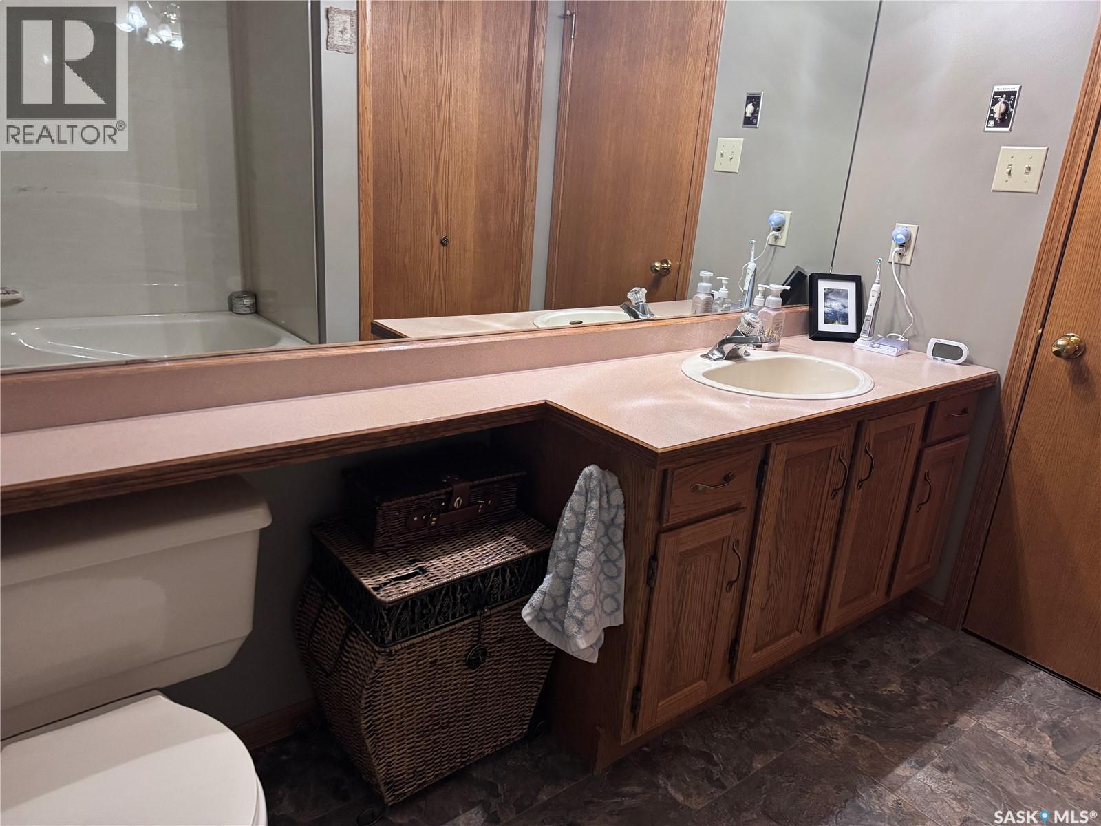 930 Sinotte Crescent, La Ronge, SK - Indoor Photo Showing Bathroom