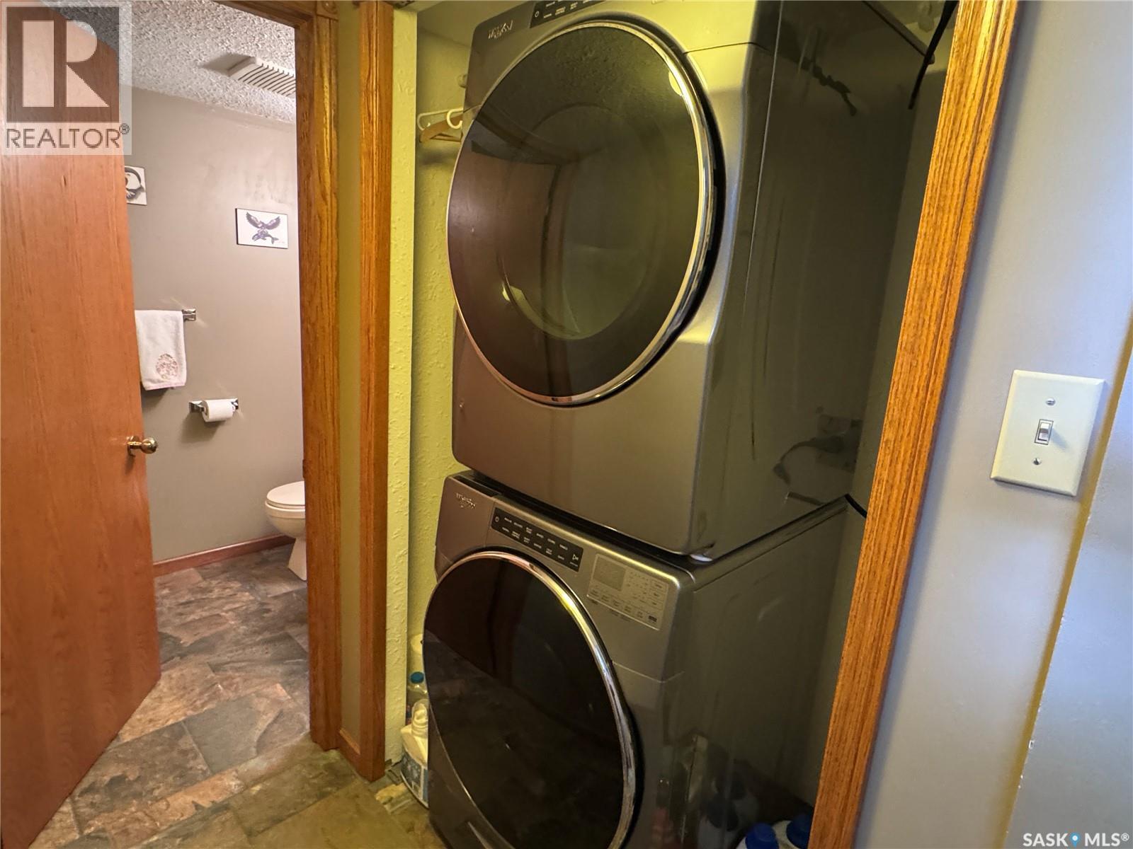 930 Sinotte Crescent, La Ronge, SK - Indoor Photo Showing Laundry Room