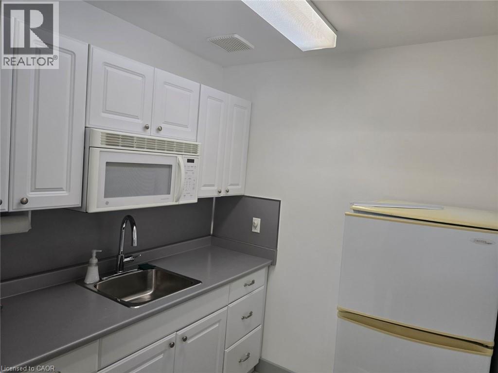 145 Lancing Drive, Hamilton, ON