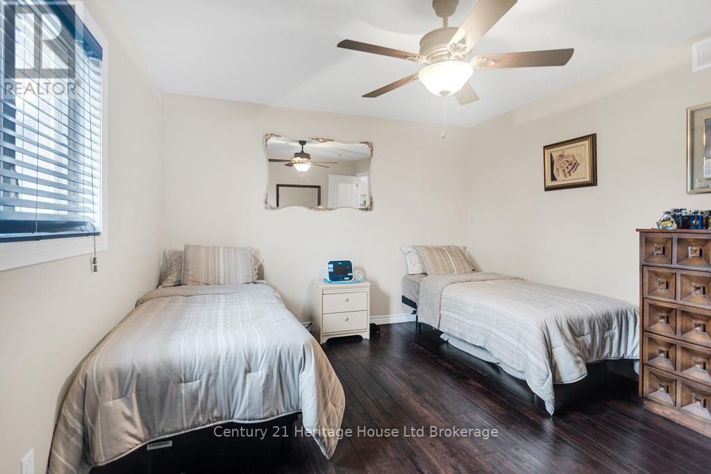 69 William Street, Tillsonburg, ON - Indoor Photo Showing Bedroom