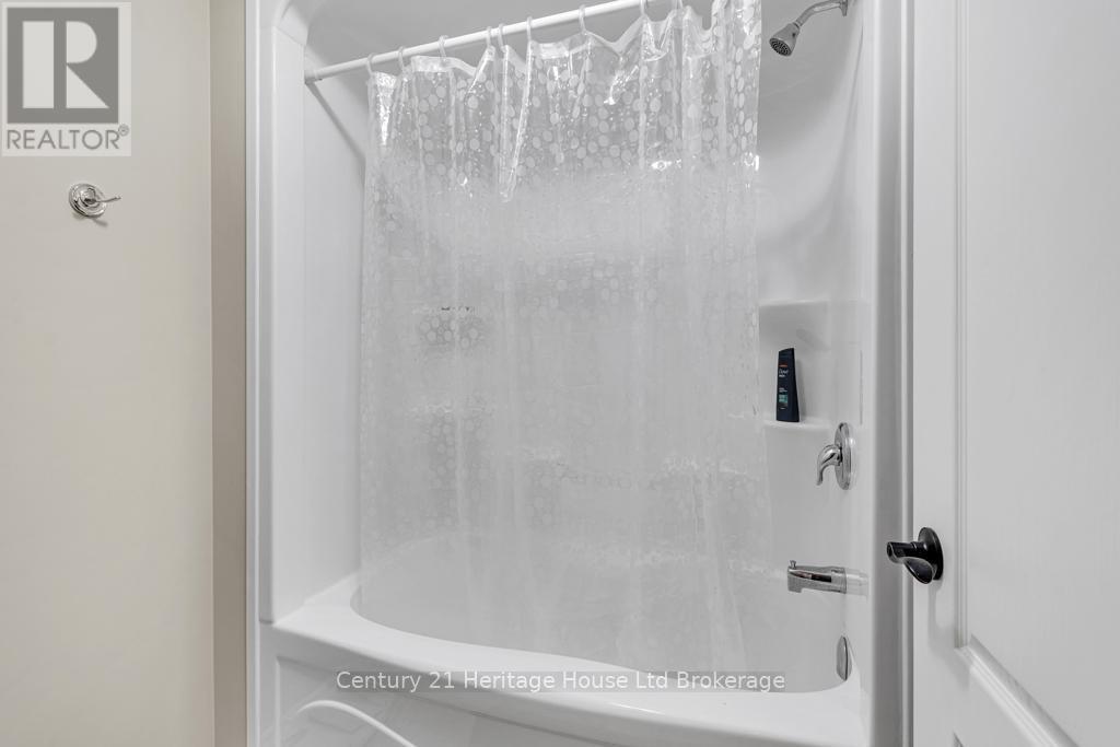 69 William Street, Tillsonburg, ON - Indoor Photo Showing Bathroom
