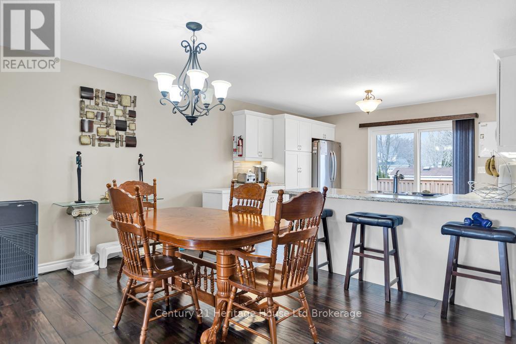 69 William Street, Tillsonburg, ON - Indoor Photo Showing Dining Room