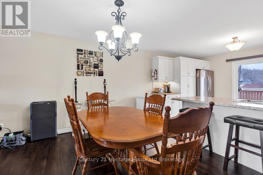69 William Street, Tillsonburg, ON - Indoor Photo Showing Dining Room
