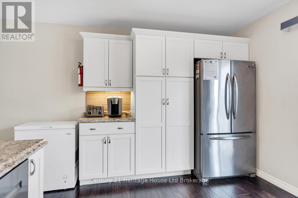 69 William Street, Tillsonburg, ON - Indoor Photo Showing Kitchen