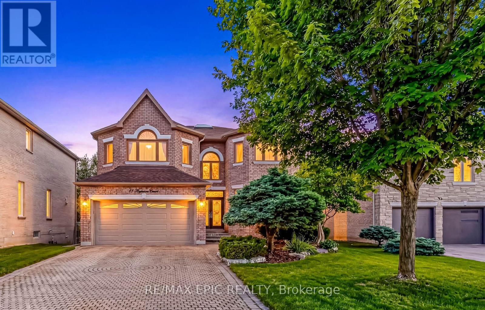 11 Palace Court, Richmond Hill, ON - Outdoor