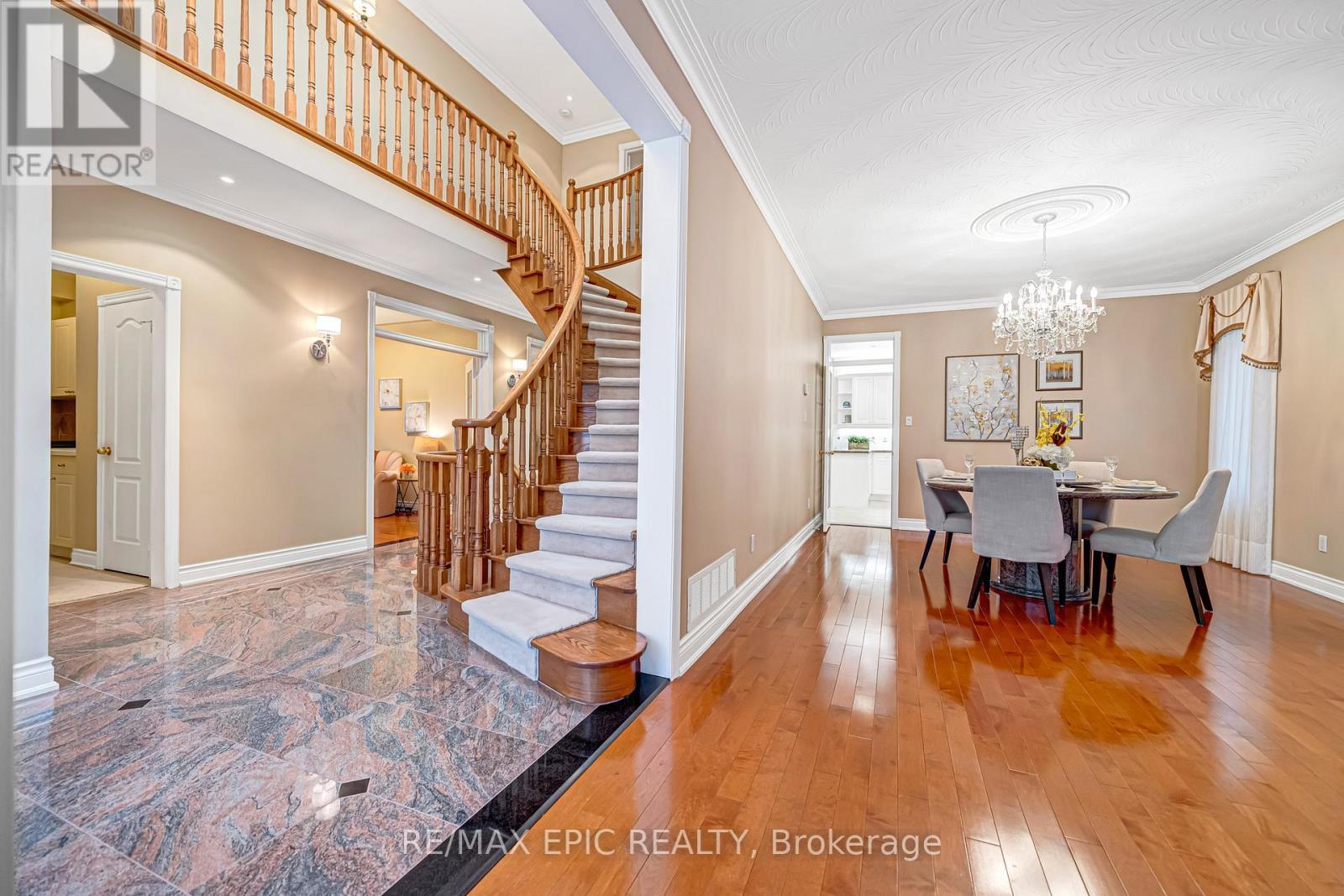 11 Palace Court, Richmond Hill, ON - Indoor