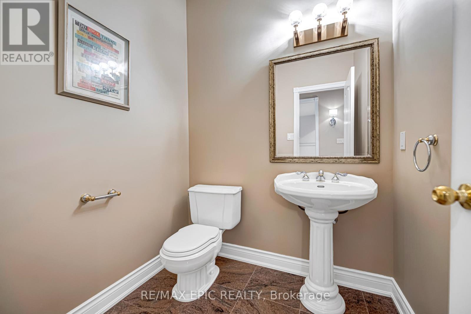 11 Palace Court, Richmond Hill, ON - Indoor Photo Showing Bathroom