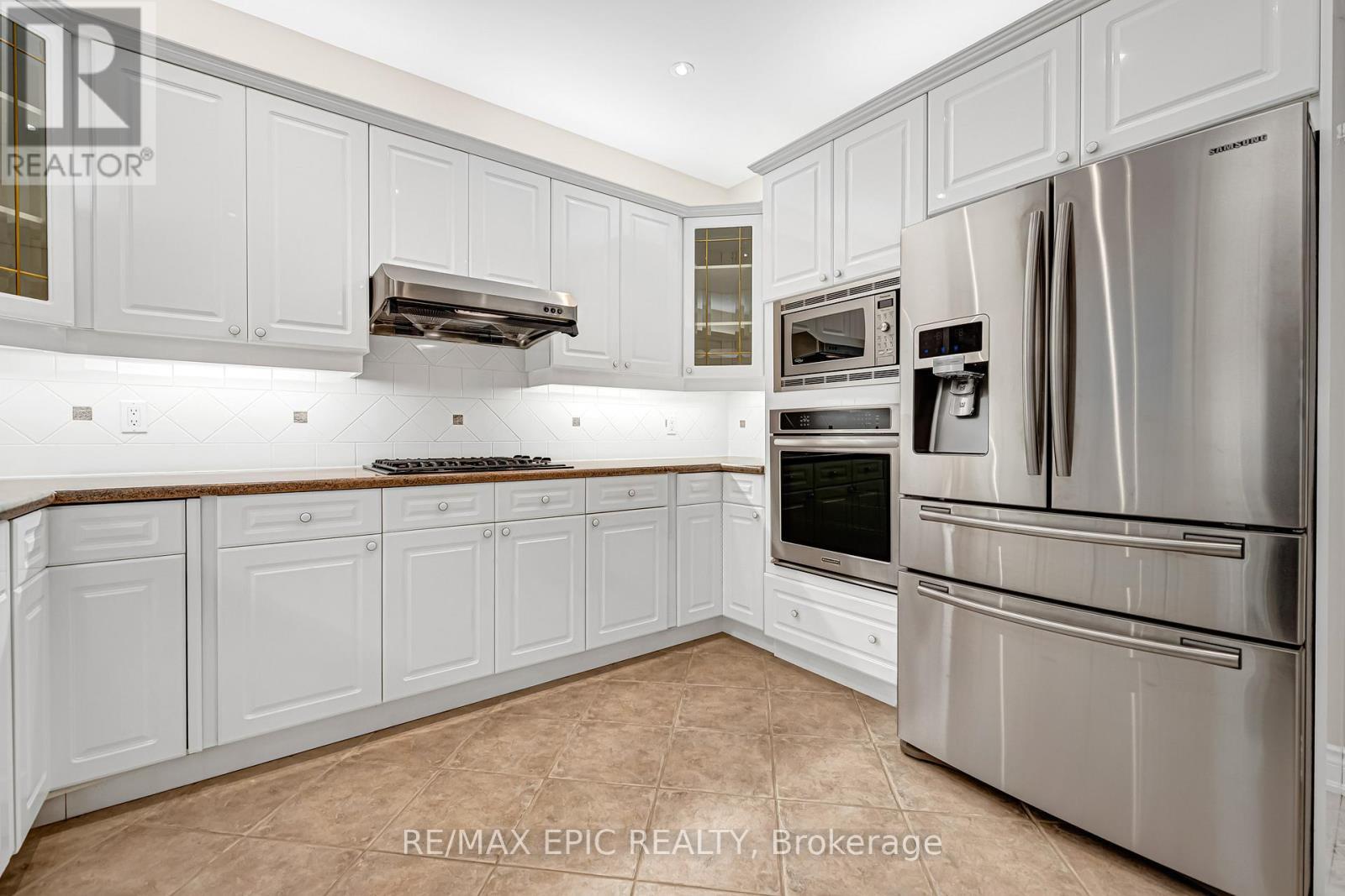 11 Palace Court, Richmond Hill, ON - Indoor Photo Showing Kitchen