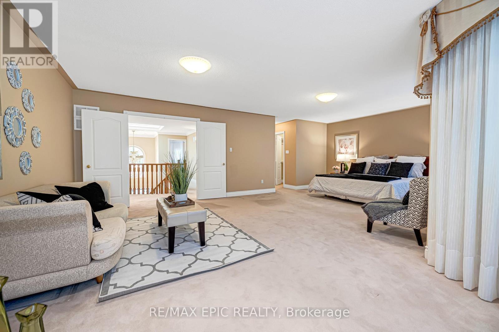 11 Palace Court, Richmond Hill, ON - Indoor