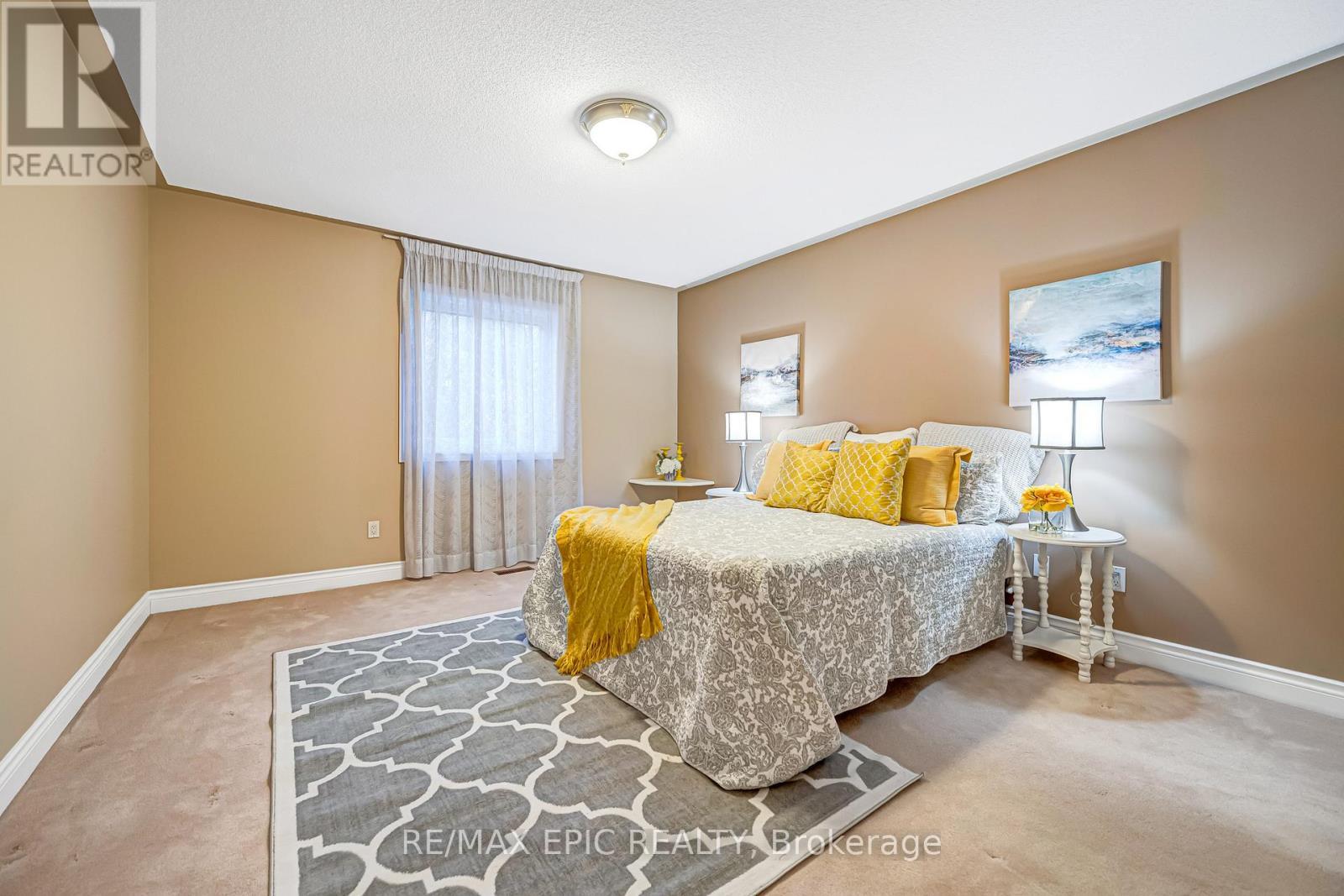 11 Palace Court, Richmond Hill, ON - Indoor Photo Showing Bedroom
