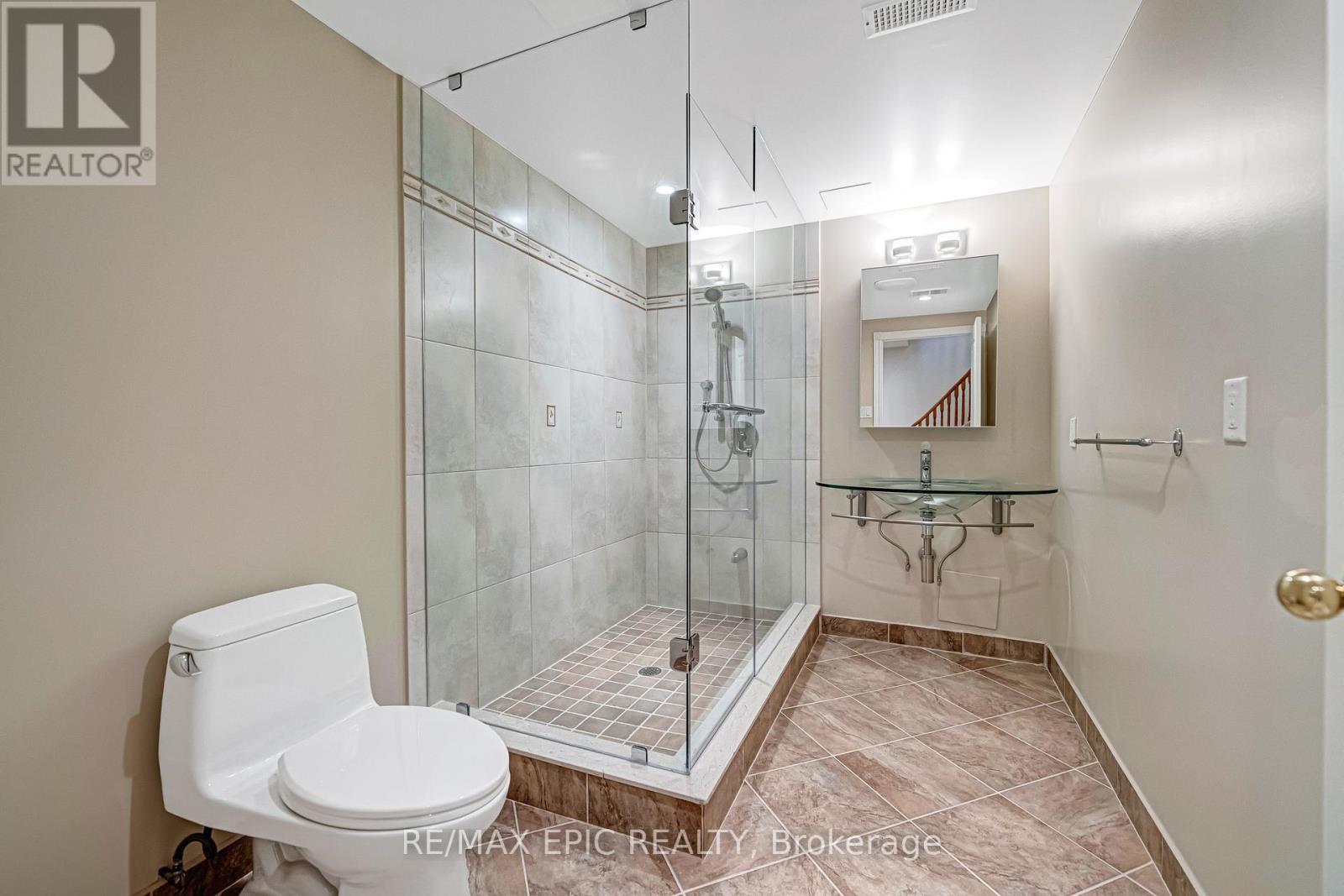 11 Palace Court, Richmond Hill, ON - Indoor Photo Showing Bathroom