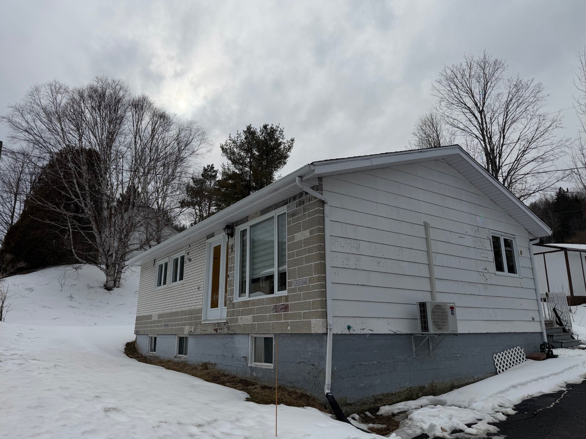 Front of Structure - 6 Rue De La Source, Matapédia, QC - Outdoor