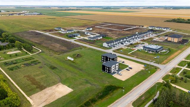 11 Ember Dr, Rosenort, MB