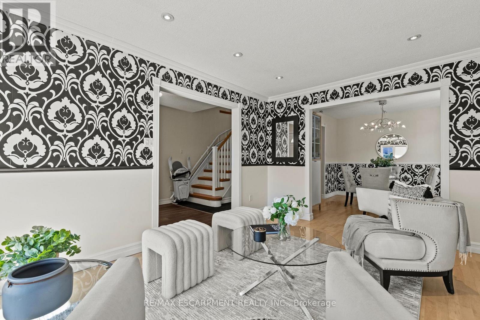 23 Ricardo Court, Hamilton, ON - Indoor Photo Showing Other Room