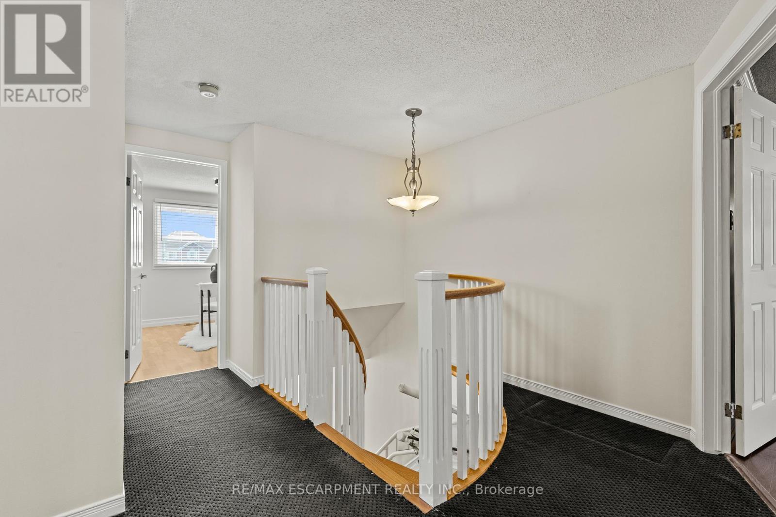 23 Ricardo Court, Hamilton, ON - Indoor Photo Showing Other Room