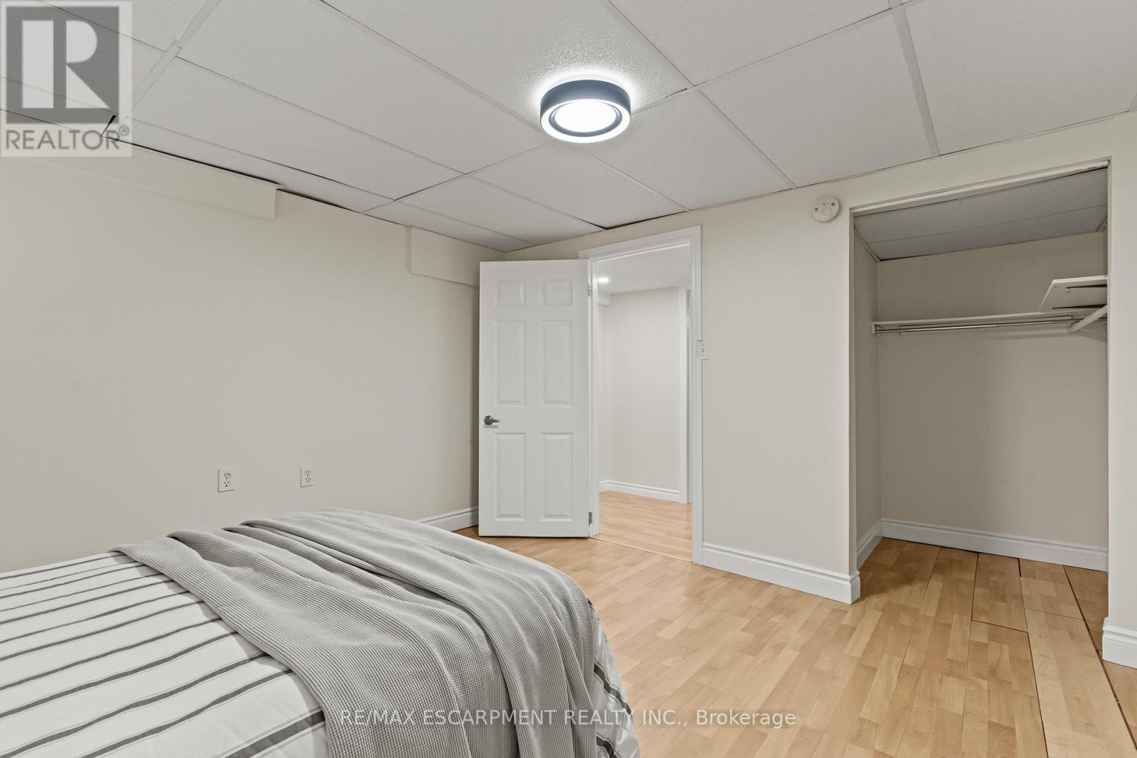 23 Ricardo Court, Hamilton, ON - Indoor Photo Showing Bedroom